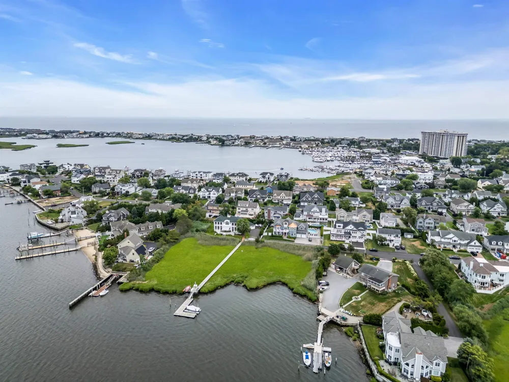 43 COLUMBUS DR Monmouth Beach, NJ 07750