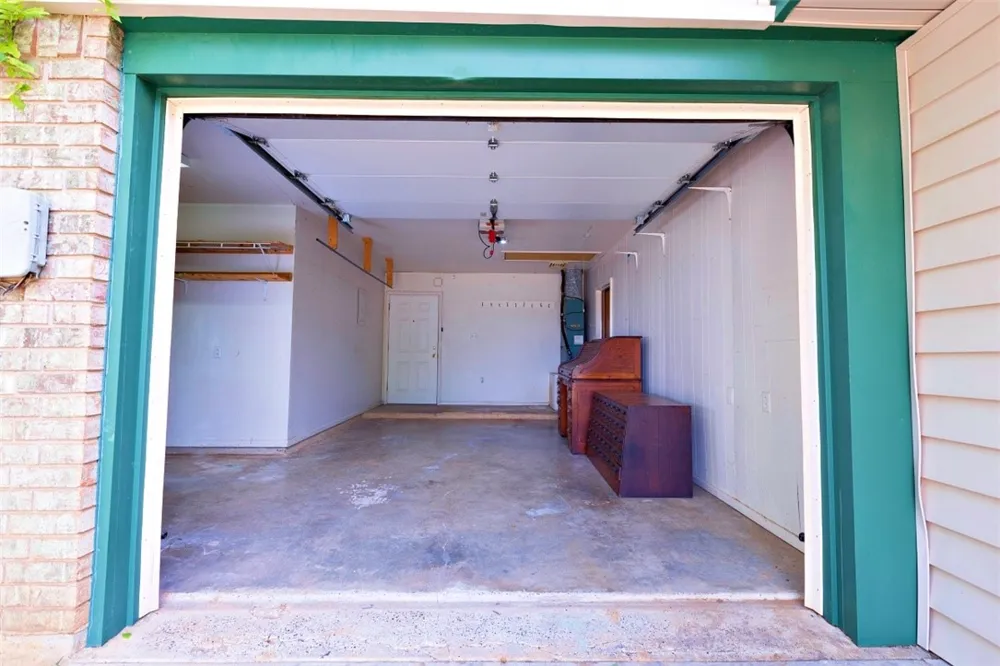 601 Poplar Street Jourdanton, TX 78026