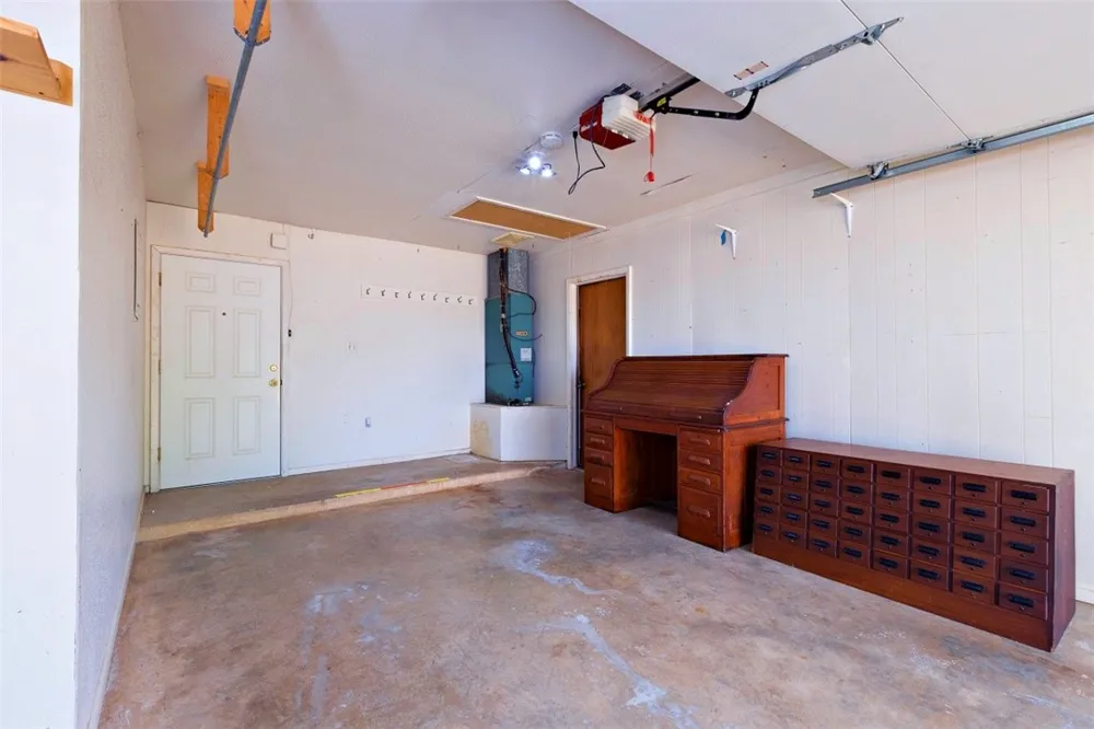 601 Poplar Street Jourdanton, TX 78026