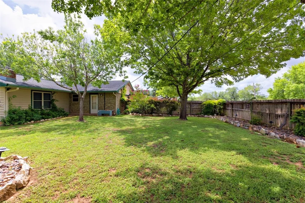 601 Poplar Street Jourdanton, TX 78026