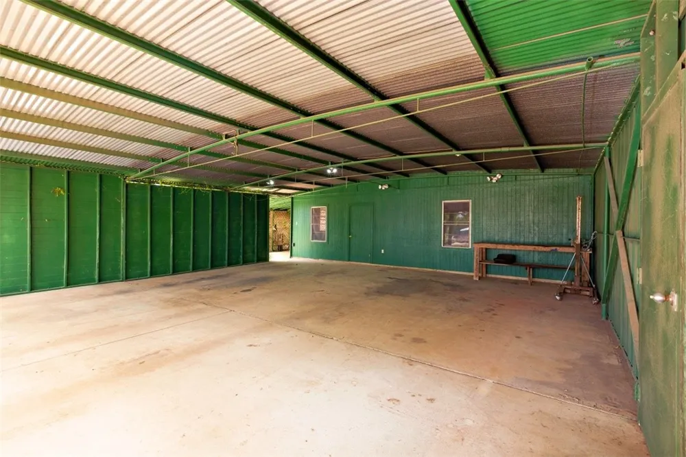 601 Poplar Street Jourdanton, TX 78026