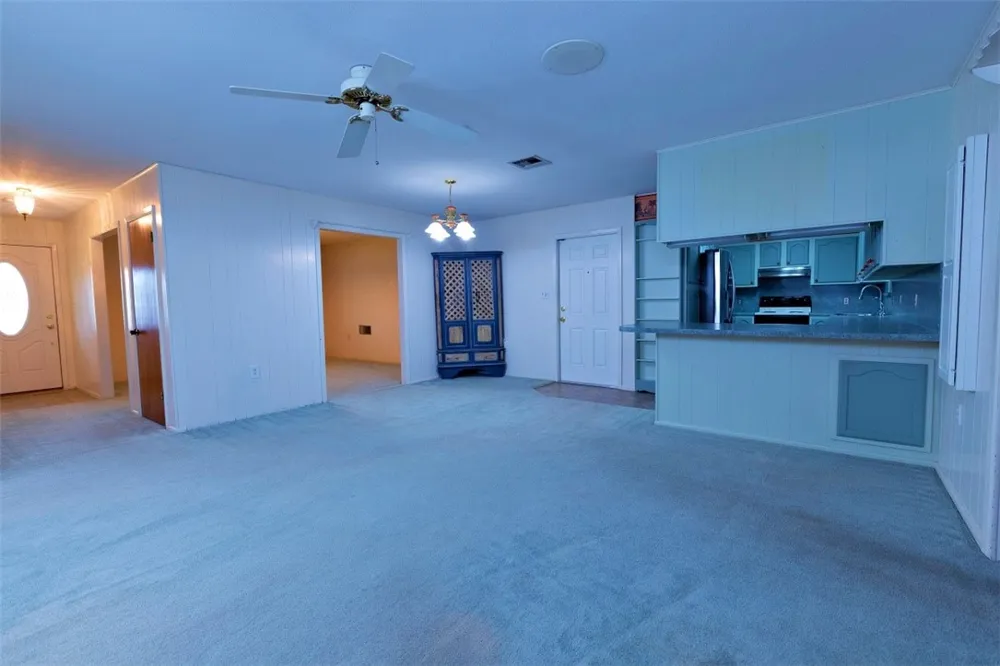 601 Poplar Street Jourdanton, TX 78026