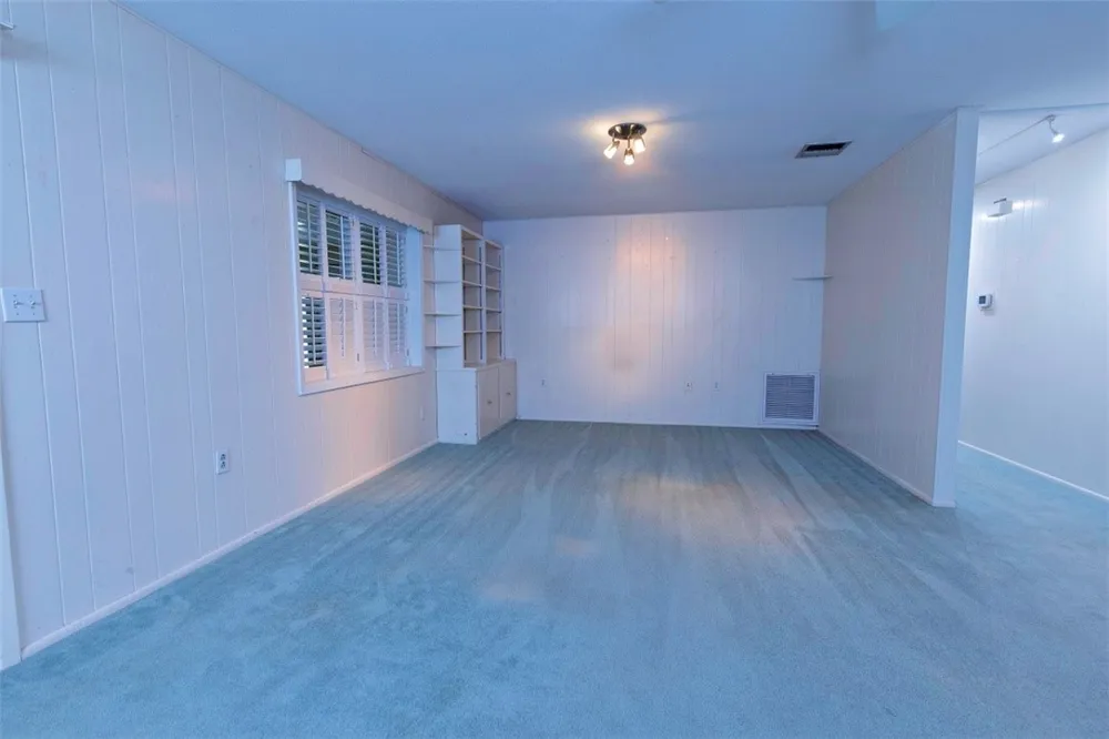 601 Poplar Street Jourdanton, TX 78026