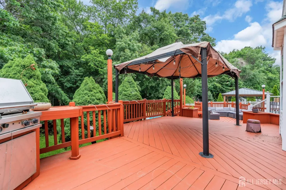54 WINDING BROOK DRIVE Old Bridge, NJ 07747