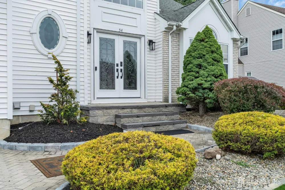 54 WINDING BROOK DRIVE Old Bridge, NJ 07747