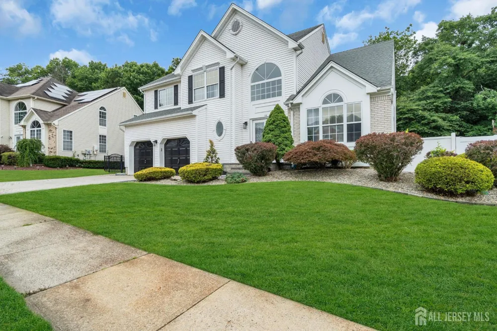 54 WINDING BROOK DRIVE Old Bridge, NJ 07747