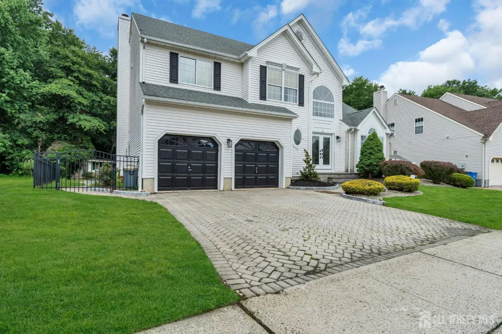 54 WINDING BROOK DRIVE Old Bridge, NJ 07747