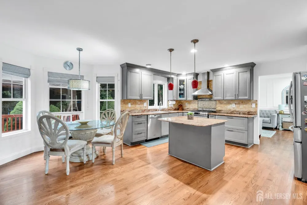 54 WINDING BROOK DRIVE Old Bridge, NJ 07747