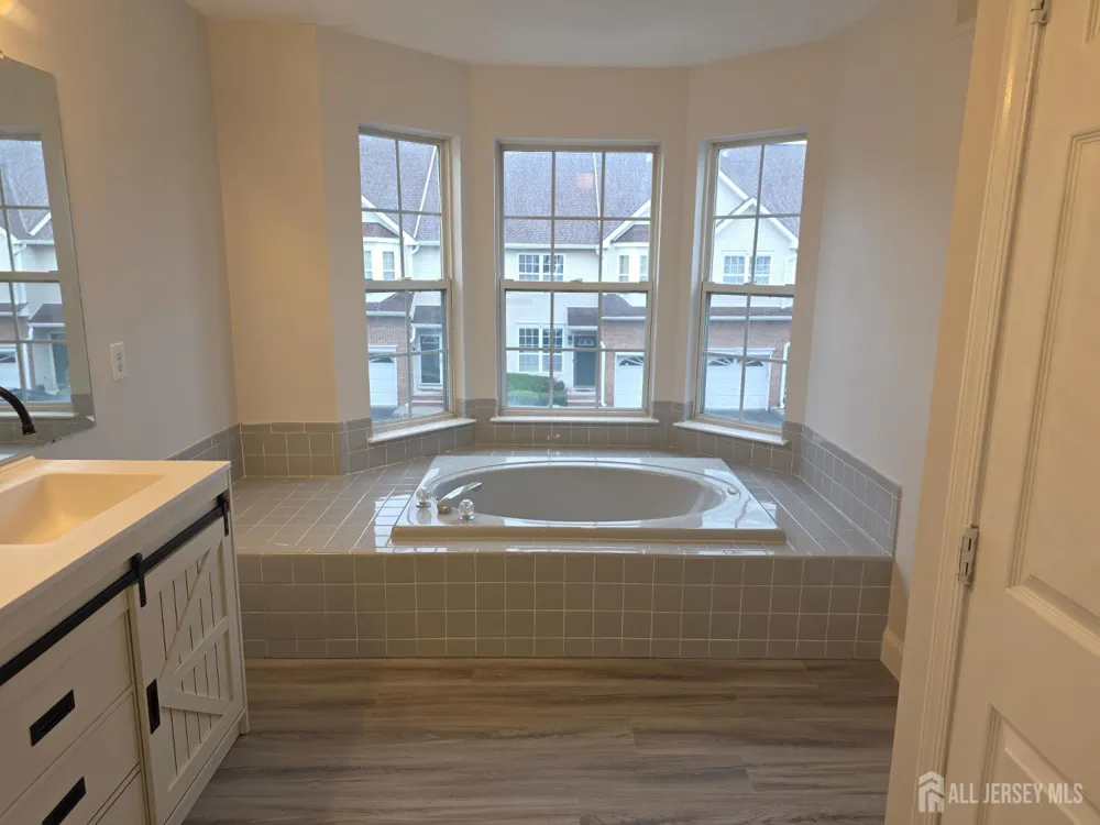 12 Gallop Lane Franklin, NJ 08873