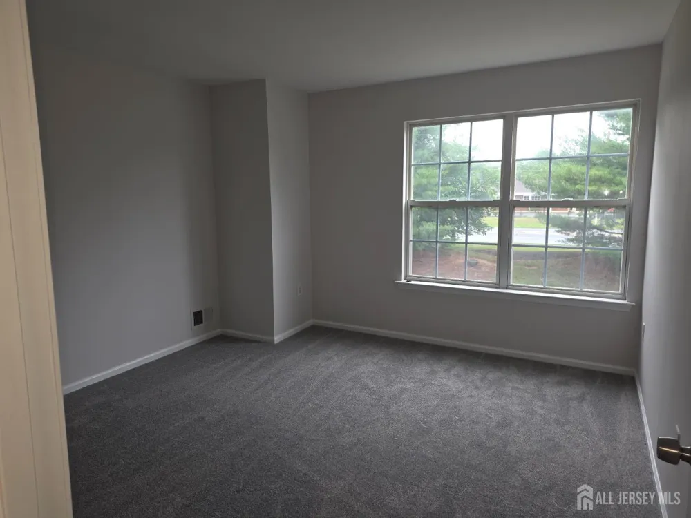 12 Gallop Lane Franklin, NJ 08873