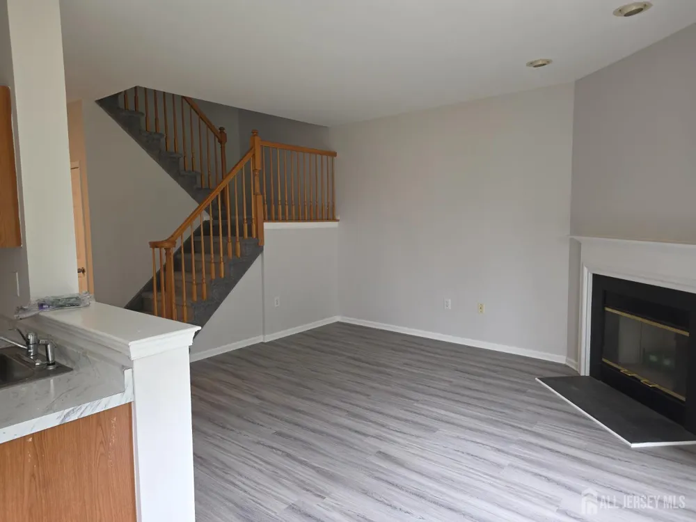 12 Gallop Lane Franklin, NJ 08873
