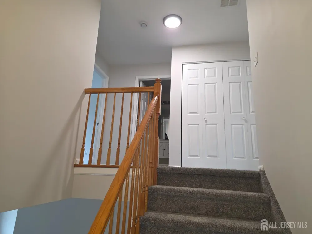 12 Gallop Lane Franklin, NJ 08873