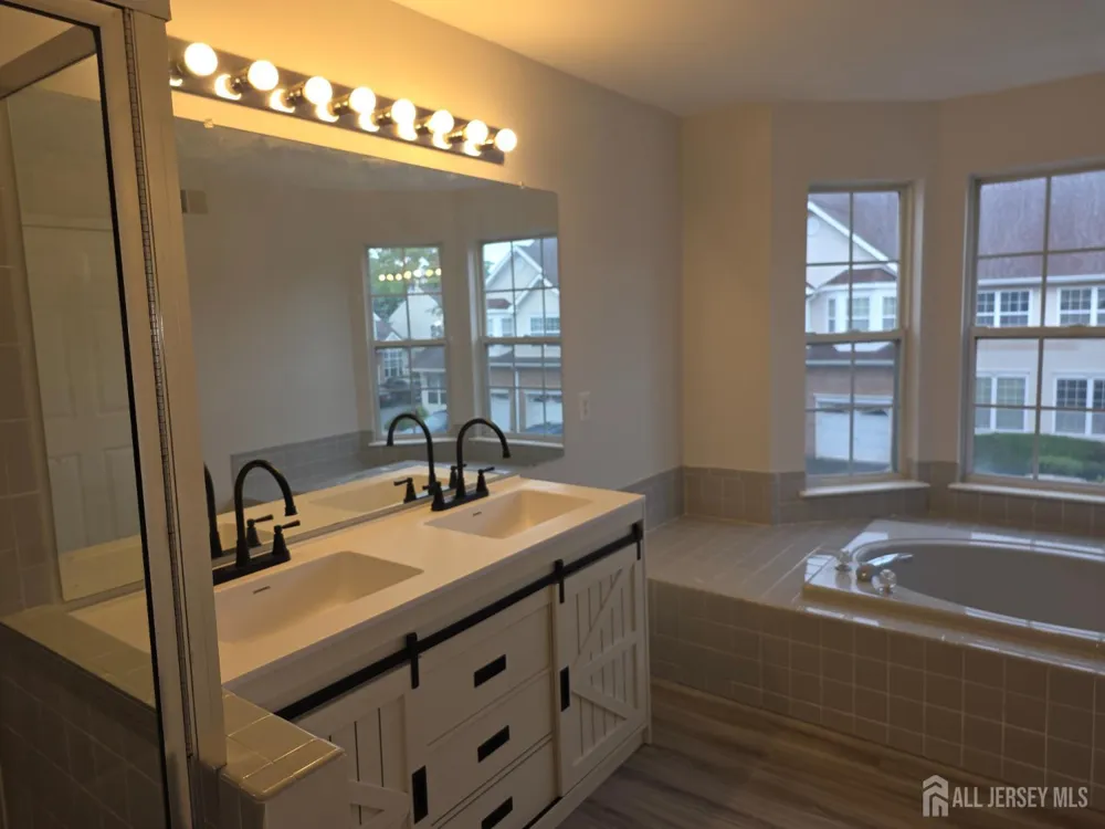 12 Gallop Lane Franklin, NJ 08873