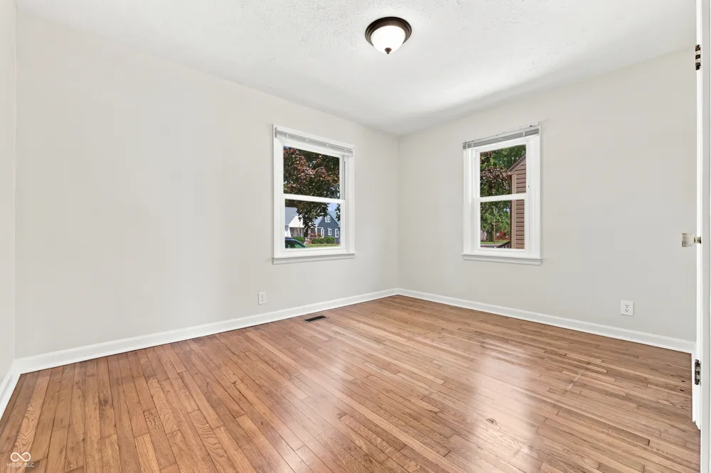 329 15th Avenue Beech Grove, IN 46107