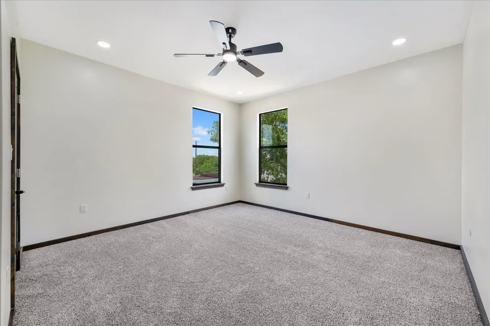 6027 Verde Way Dallas, TX 75211