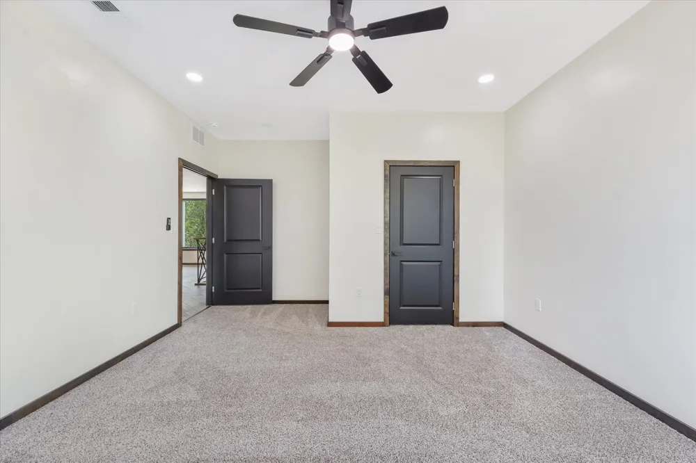 6027 Verde Way Dallas, TX 75211