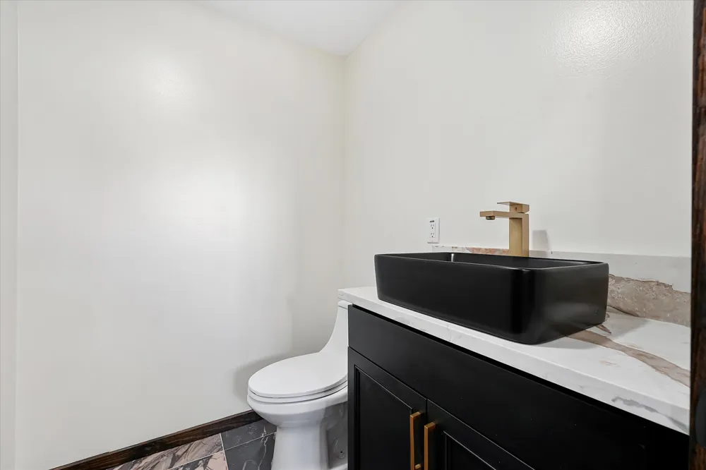 6027 Verde Way Dallas, TX 75211