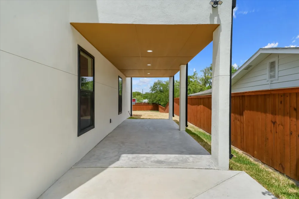 6027 Verde Way Dallas, TX 75211
