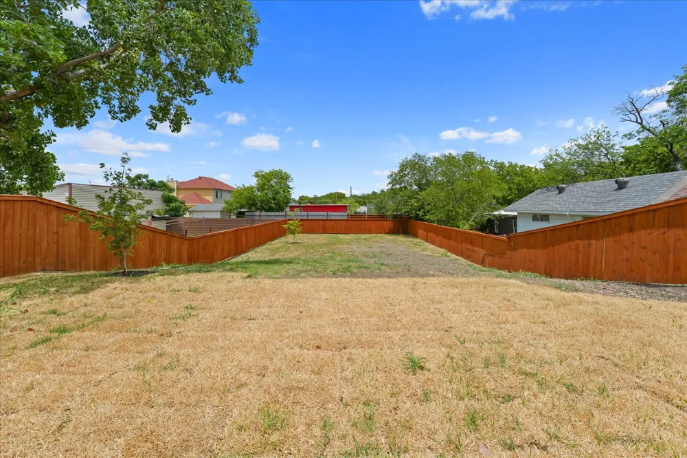 6027 Verde Way Dallas, TX 75211