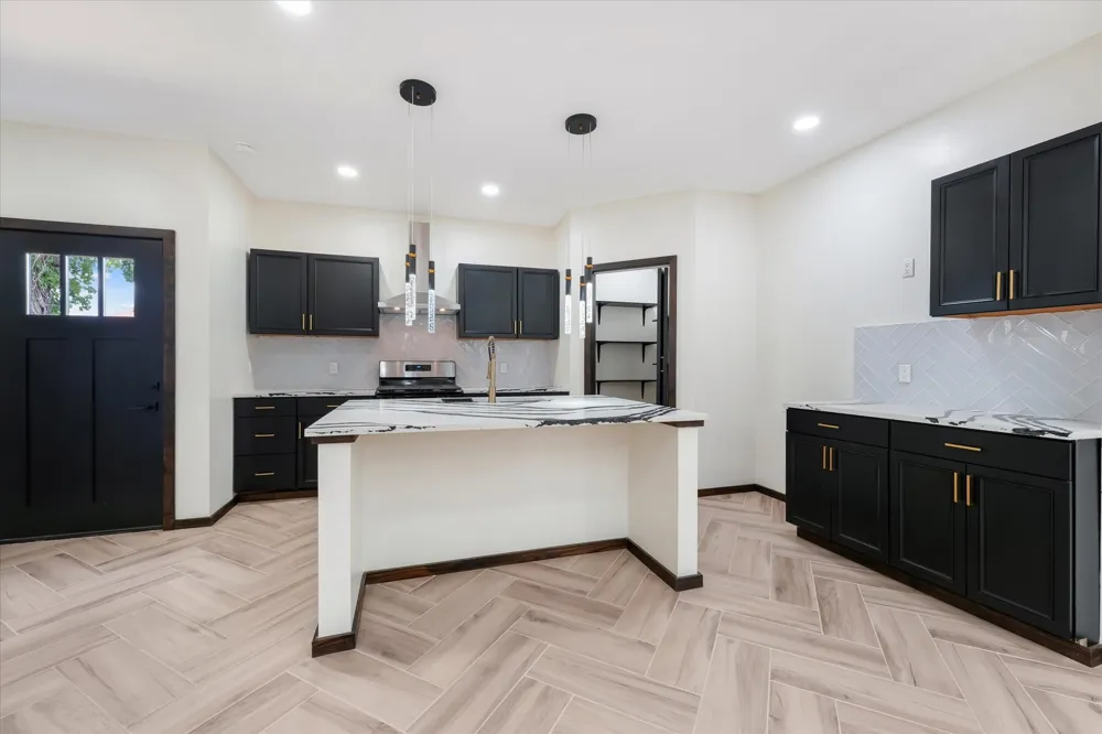 6027 Verde Way Dallas, TX 75211