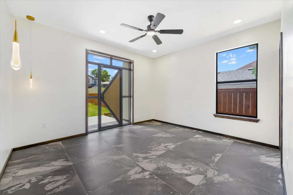 6027 Verde Way Dallas, TX 75211