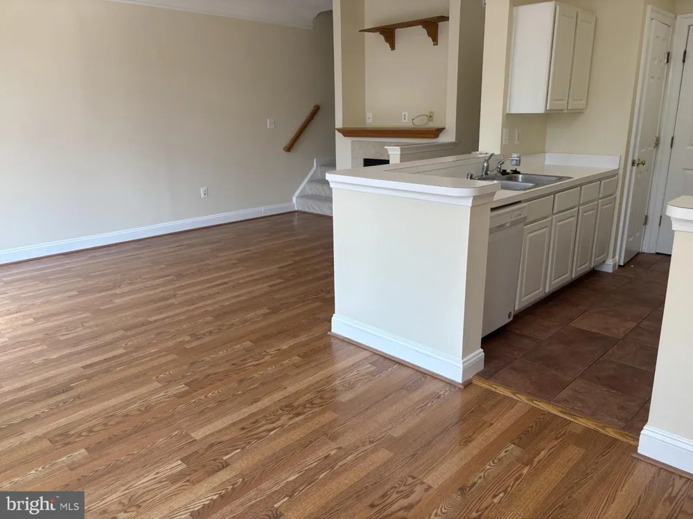21156 DOMAIN TERRACE Sterling, VA 20165