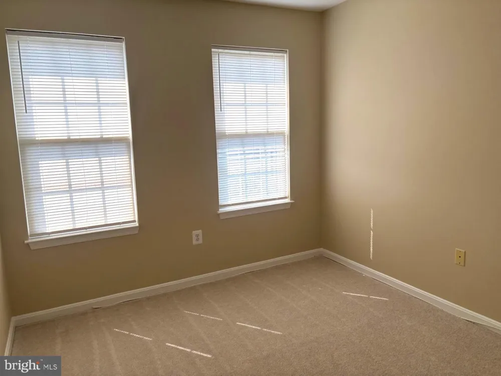 21156 DOMAIN TERRACE Sterling, VA 20165