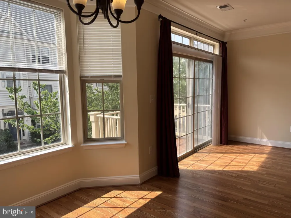 21156 DOMAIN TERRACE Sterling, VA 20165