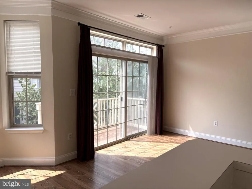 21156 DOMAIN TERRACE Sterling, VA 20165