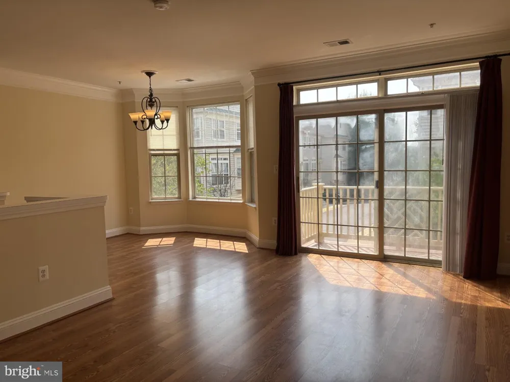 21156 DOMAIN TERRACE Sterling, VA 20165