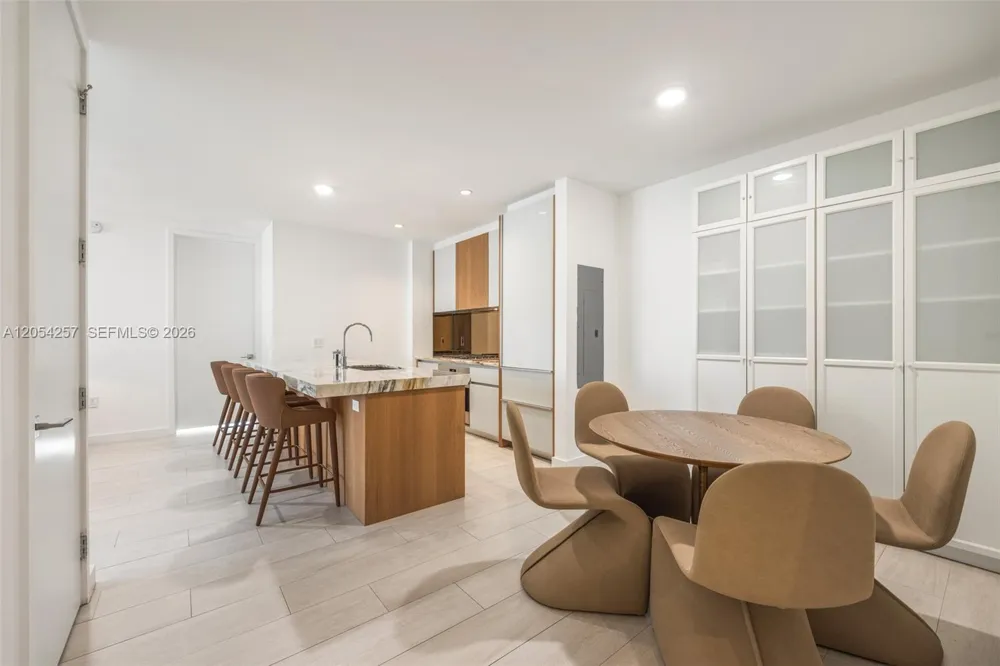 2831 S Bayshore Dr #1701 Coconut Grove, FL 33133