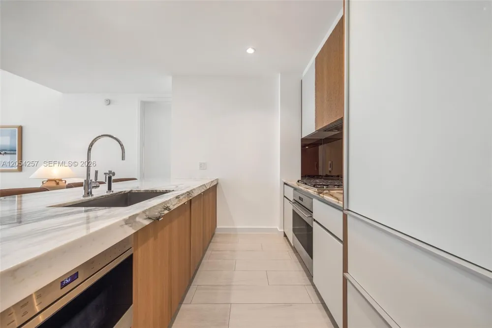 2831 S Bayshore Dr #1701 Coconut Grove, FL 33133