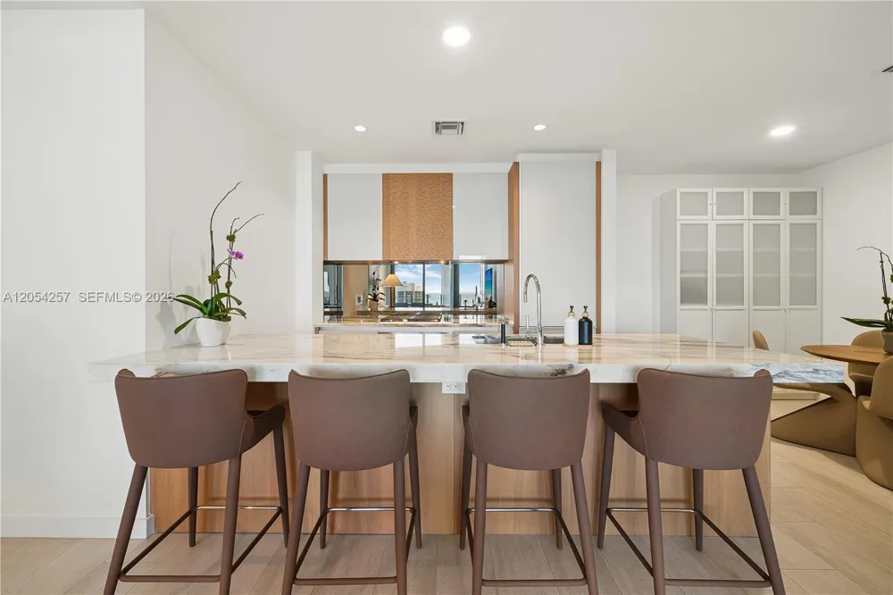 2831 S Bayshore Dr #1701 Coconut Grove, FL 33133