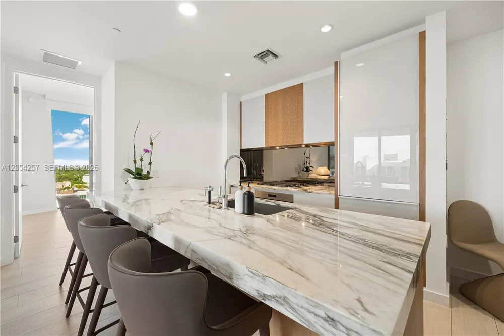 2831 S Bayshore Dr #1701 Coconut Grove, FL 33133