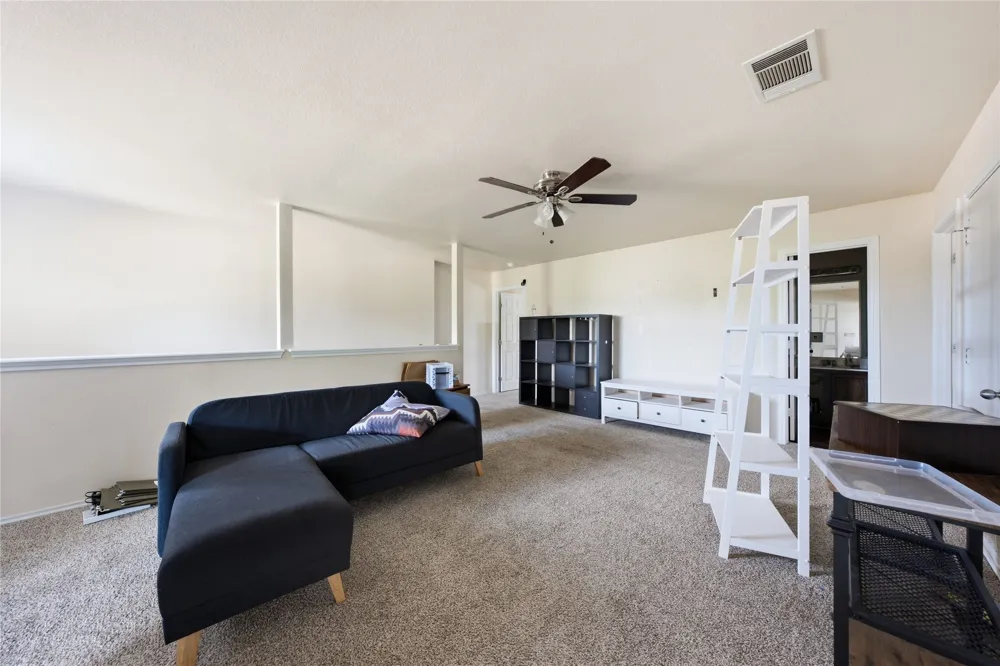 214 Woodley Road Leander, TX 78641
