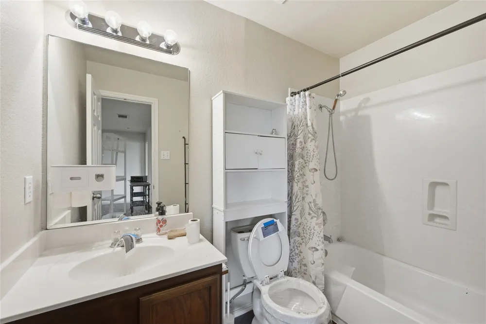 214 Woodley Road Leander, TX 78641