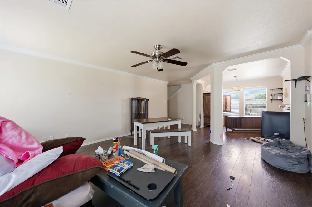 214 Woodley Road Leander, TX 78641