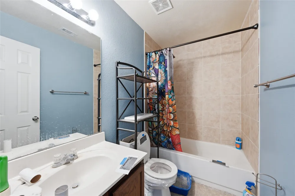 214 Woodley Road Leander, TX 78641