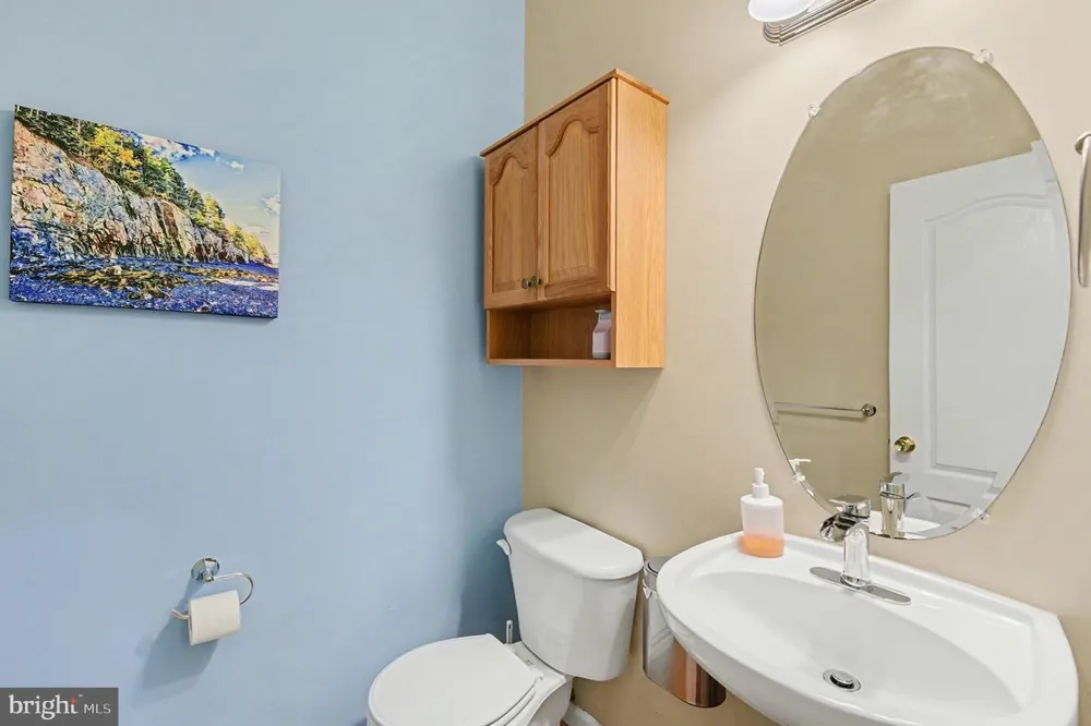 8016 PENNINGTON DRIVE Laurel, MD 20724