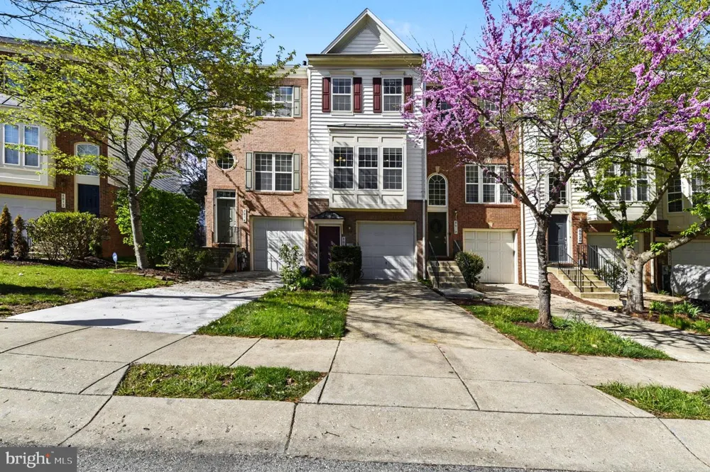 8016 PENNINGTON DRIVE Laurel, MD 20724