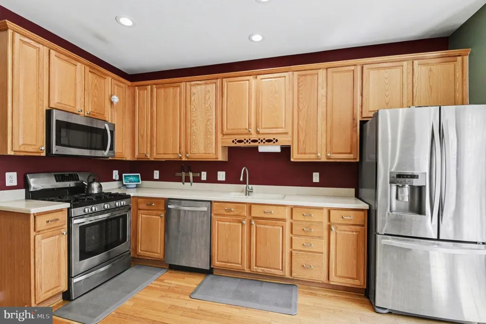 8016 PENNINGTON DRIVE Laurel, MD 20724