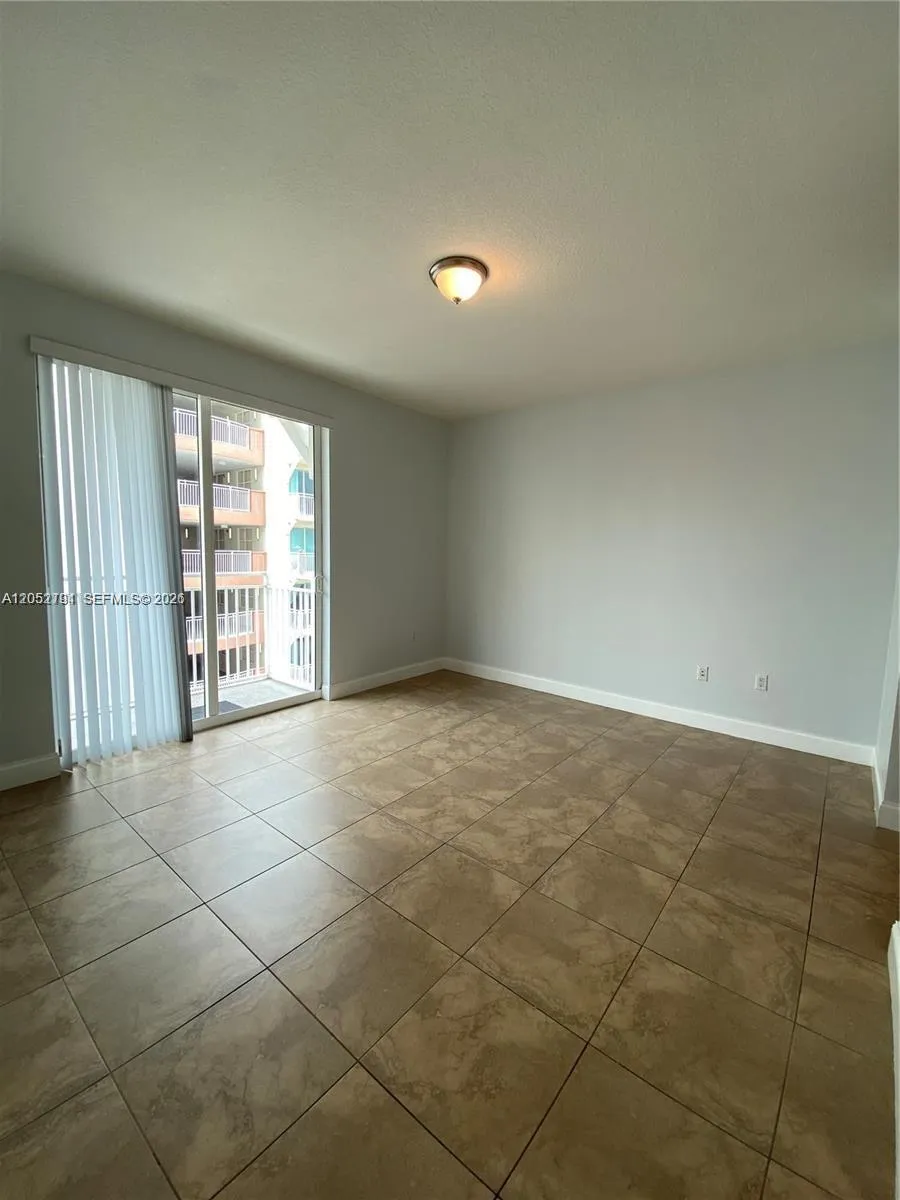 7280 SW 90th St #501 Miami, FL 33156