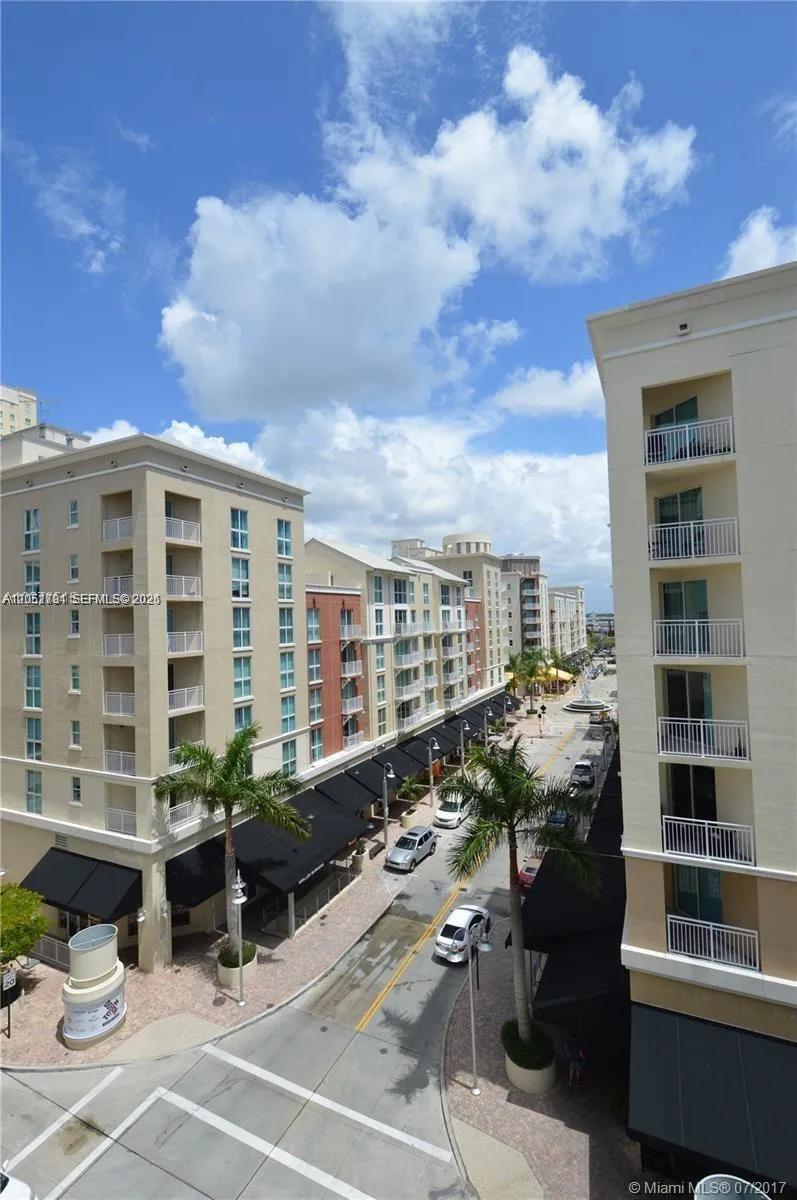 7280 SW 90th St #501 Miami, FL 33156