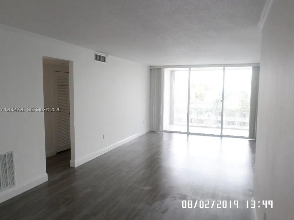 1865 79th St Cswy #6J North Bay Village, FL 33141