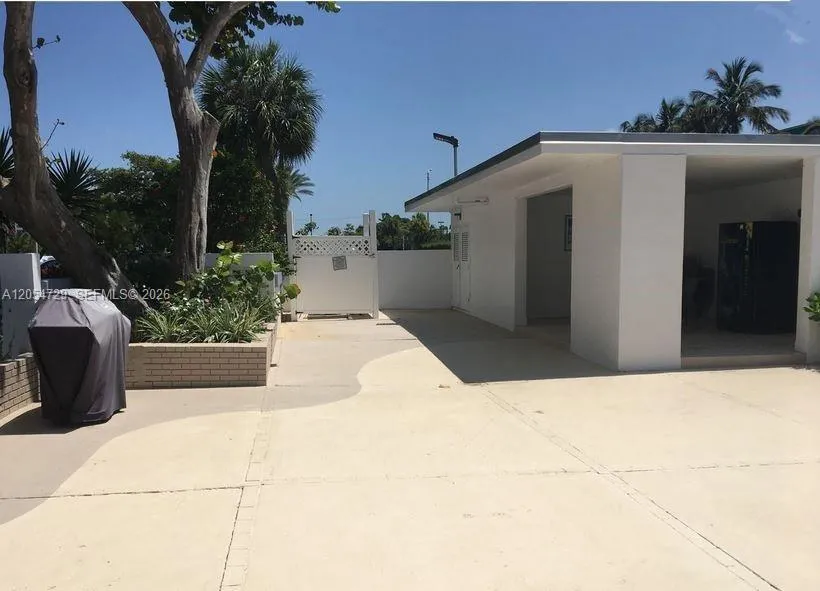 1865 79th St Cswy #6J North Bay Village, FL 33141