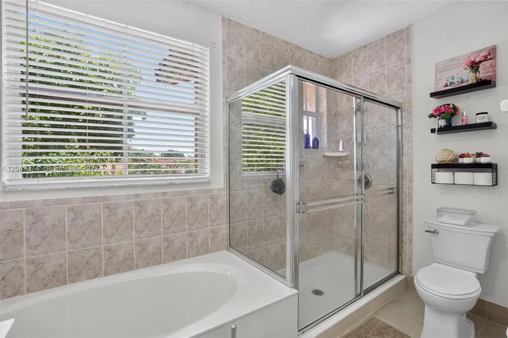 913 NW 135th Ave Pembroke Pines, FL 33028
