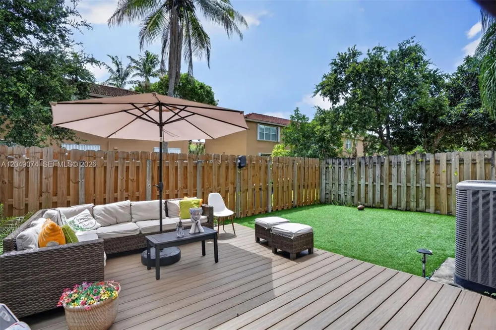 913 NW 135th Ave Pembroke Pines, FL 33028