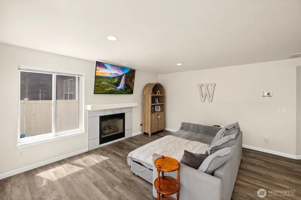 1959 Highpoint Street Enumclaw, WA 98022