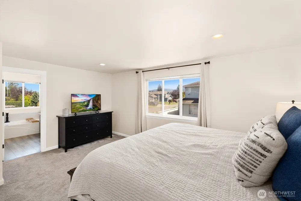 1959 Highpoint Street Enumclaw, WA 98022