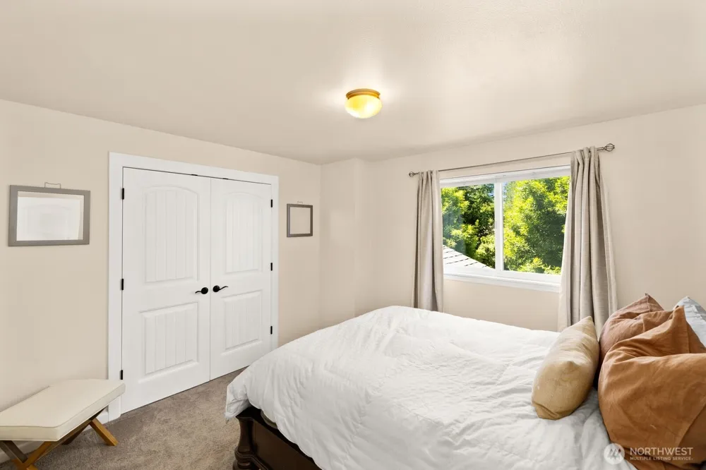 1959 Highpoint Street Enumclaw, WA 98022